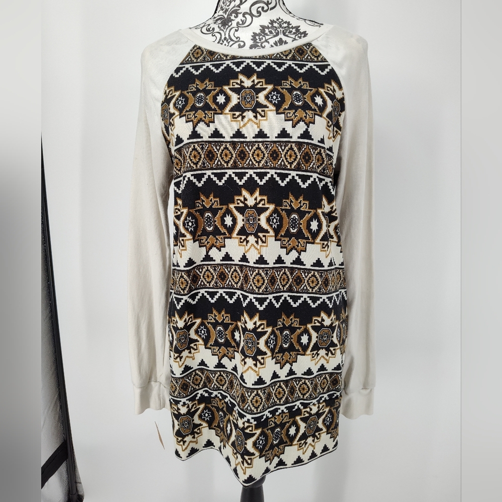 Handmade Chic Black and Tan Tribal Print Knit Raglan Top Women's Size Medium